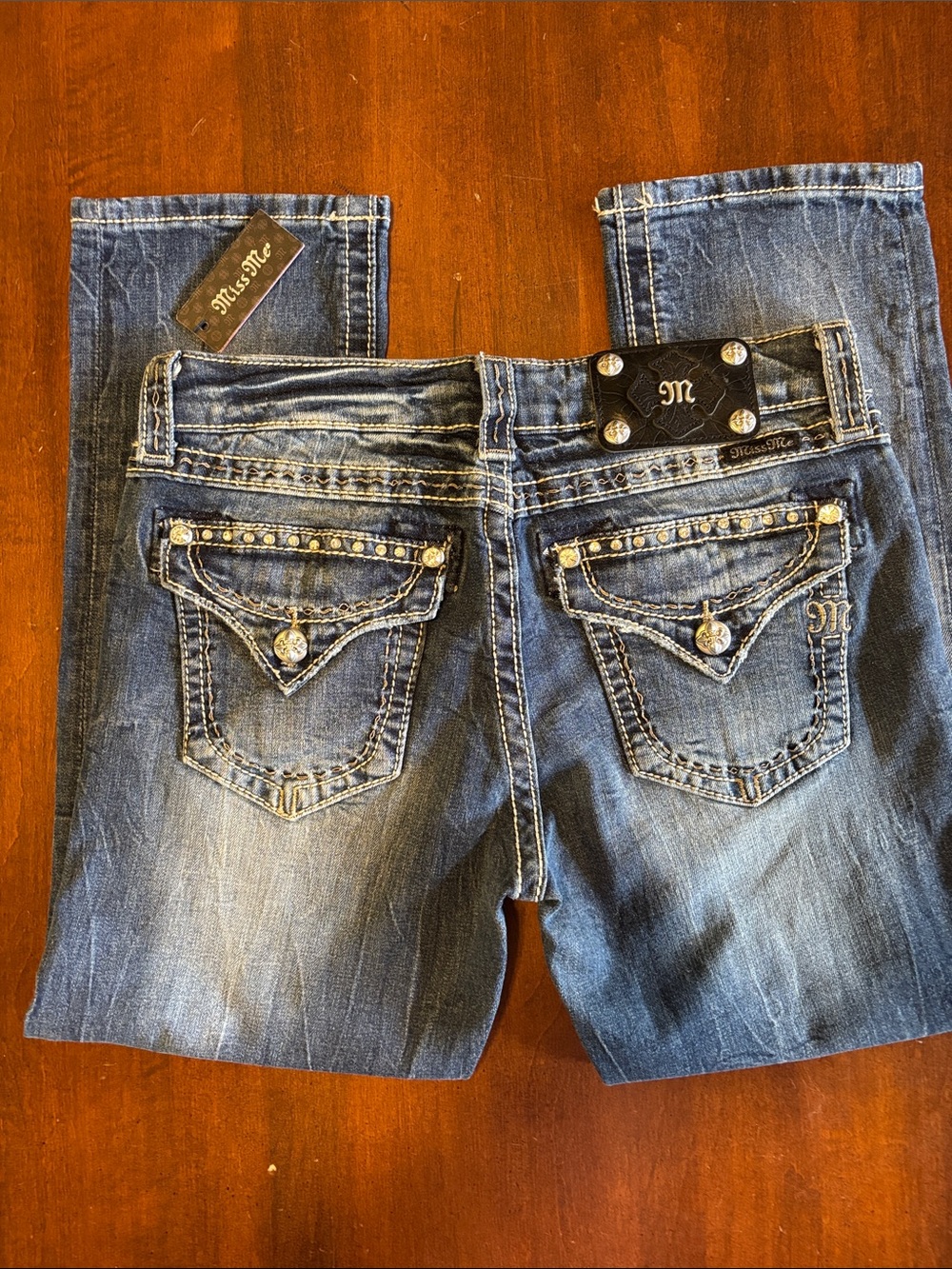 NWT MISS ME Distressed Boyfriend Capri JB5078P6 with Rhinestones Size 26 (L-112)